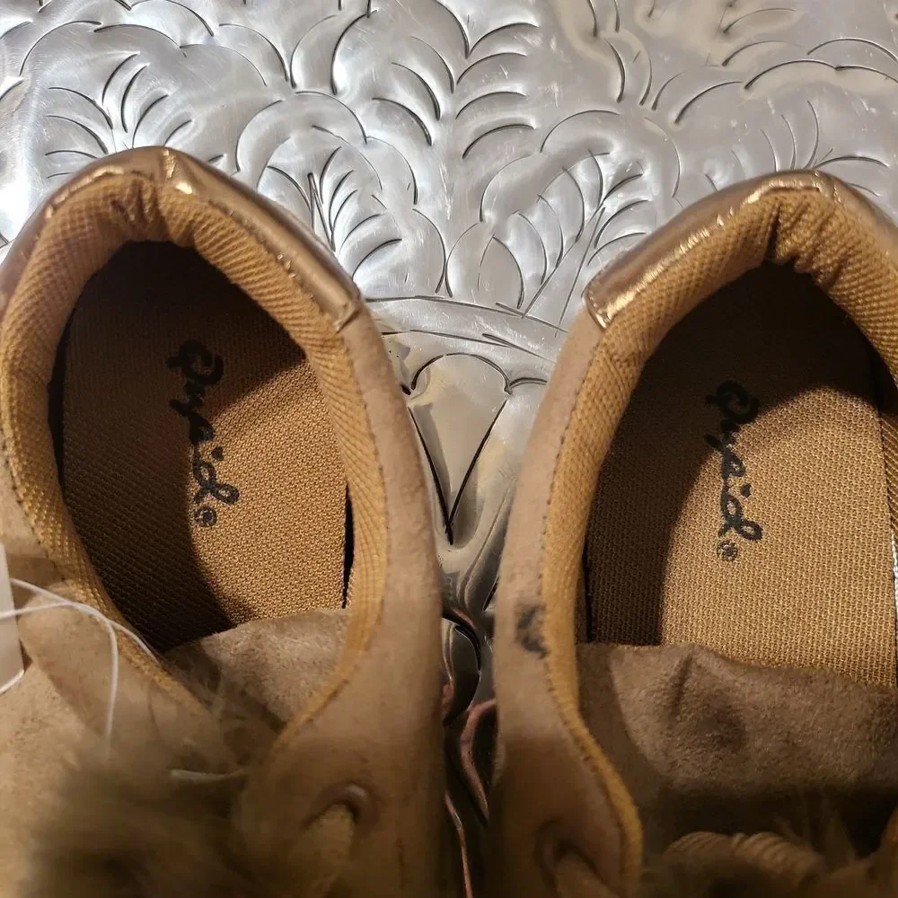Nwt,  gold and taupe real rabbit fur top tennis shoes,sz.7